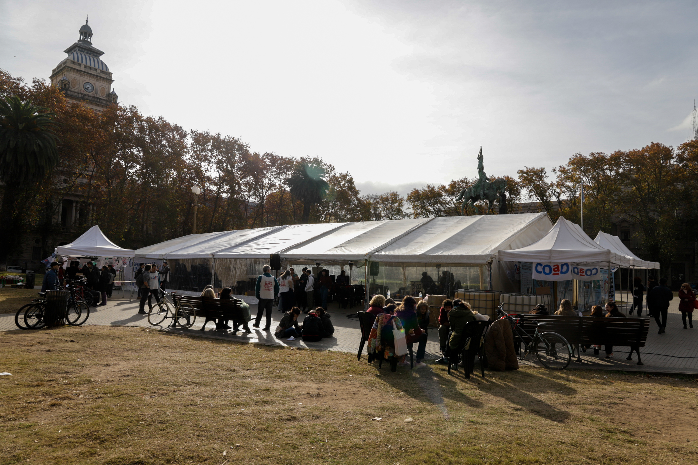 Carpa itinerante por la Universidad y la soberanía