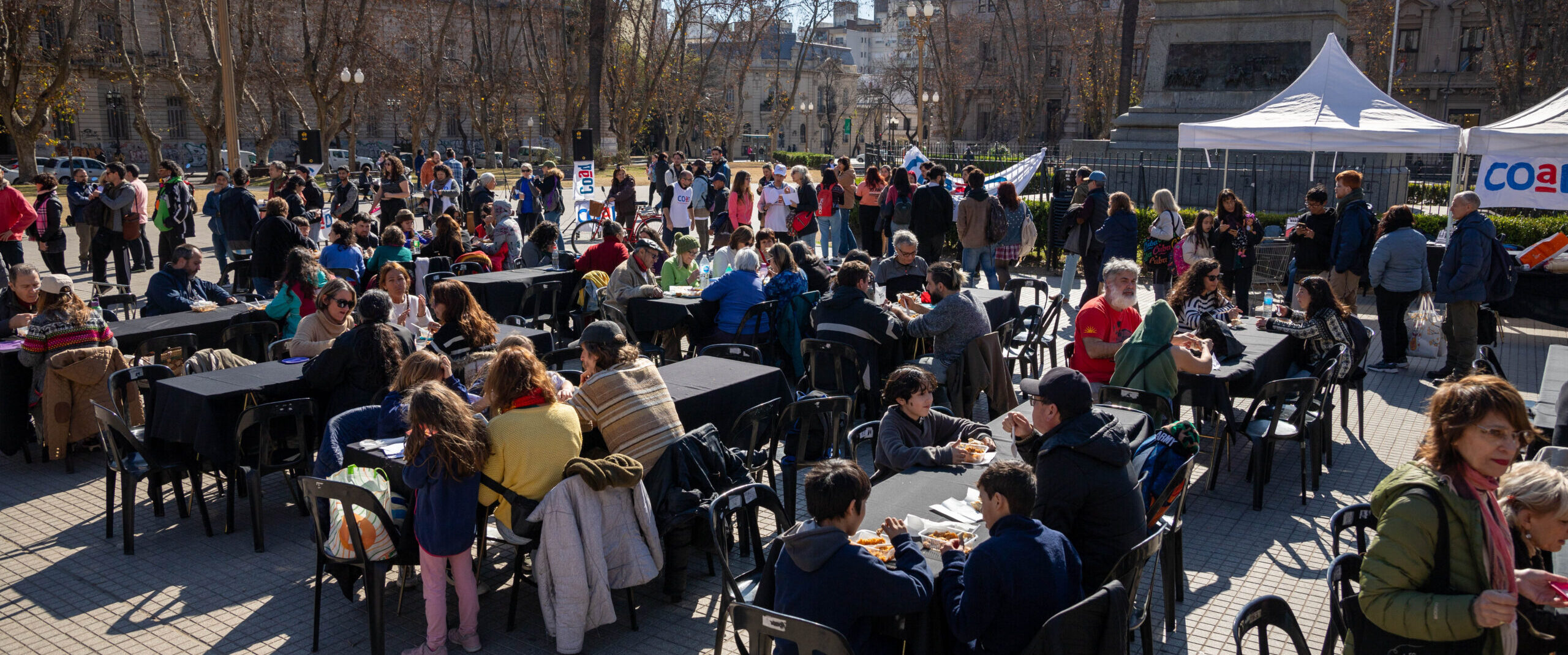 Festejamos el día de lxs docentes universitarixs con un almuerzo popular y música en vivo