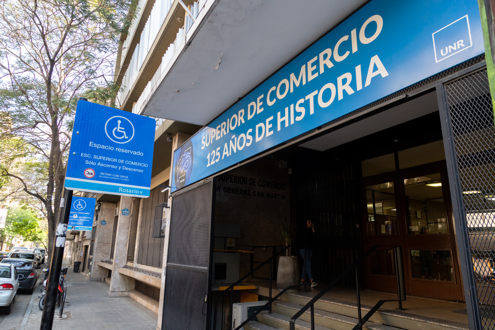 Repudiamos el operativo policial en el Superior de Comercio a causa del ciberpatrullaje