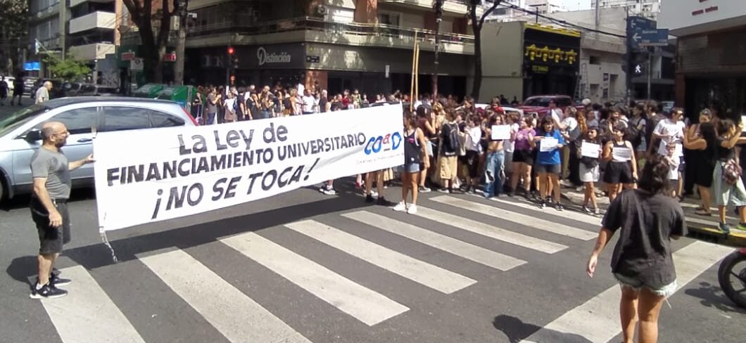 Continuidad del plan de lucha: 27 y 28 de agosto paro nacional de 48h.